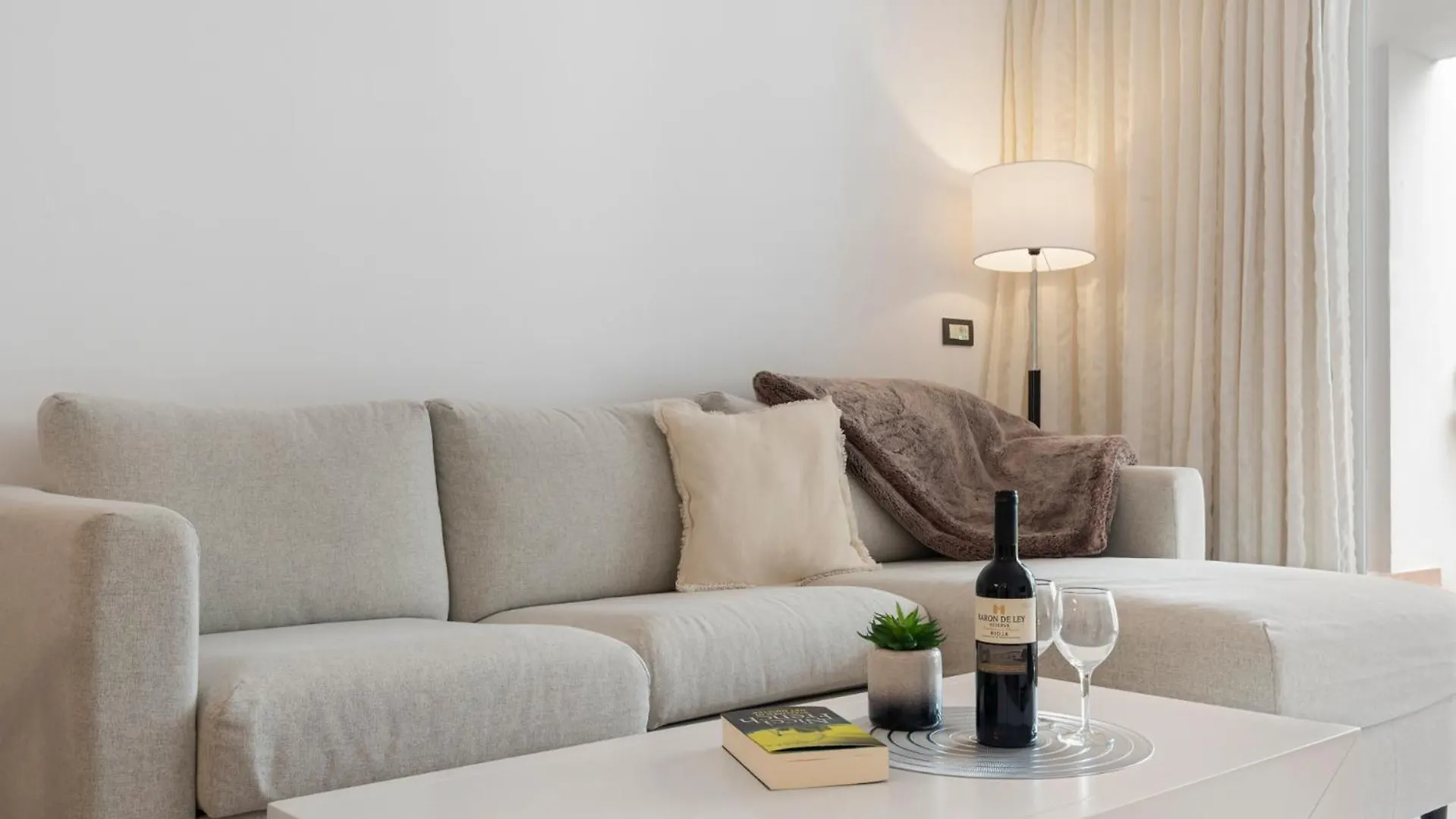 Cortijo Del Mar Resort 2 Bed Apartment Málaga