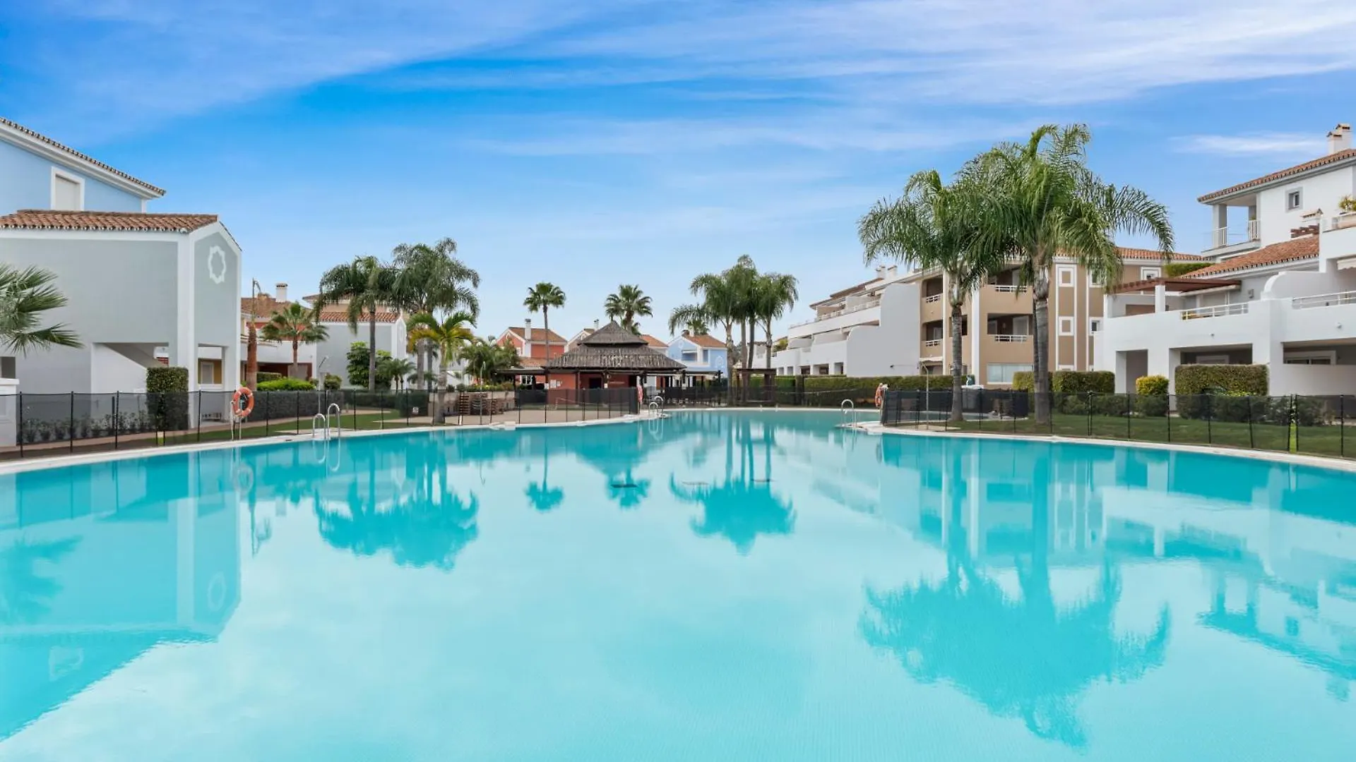 Cortijo Del Mar Resort 2 Bed Apartment Málaga